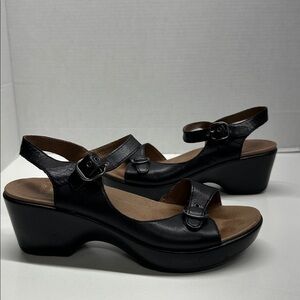 Dansko Joanie Platform Sandals Shoes Open Toe Buckle Leather Black Size 40 US 10